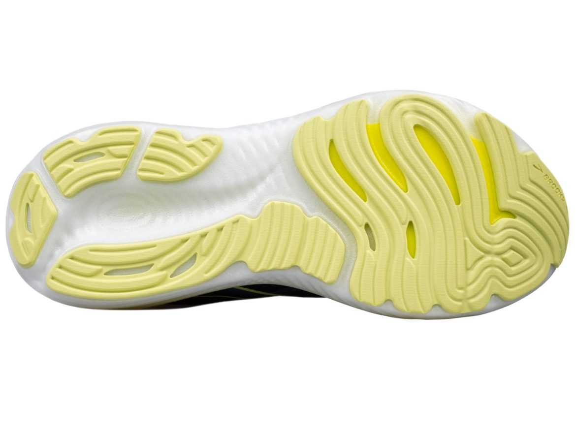 The outsole of the Brooks Glycerin 22.