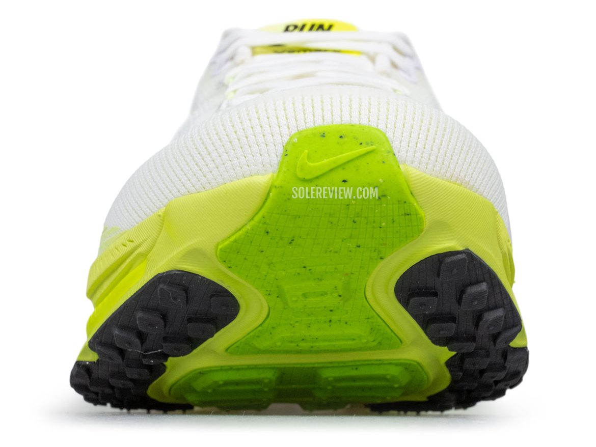 The midsole rocker of the Nike Vomero 18.