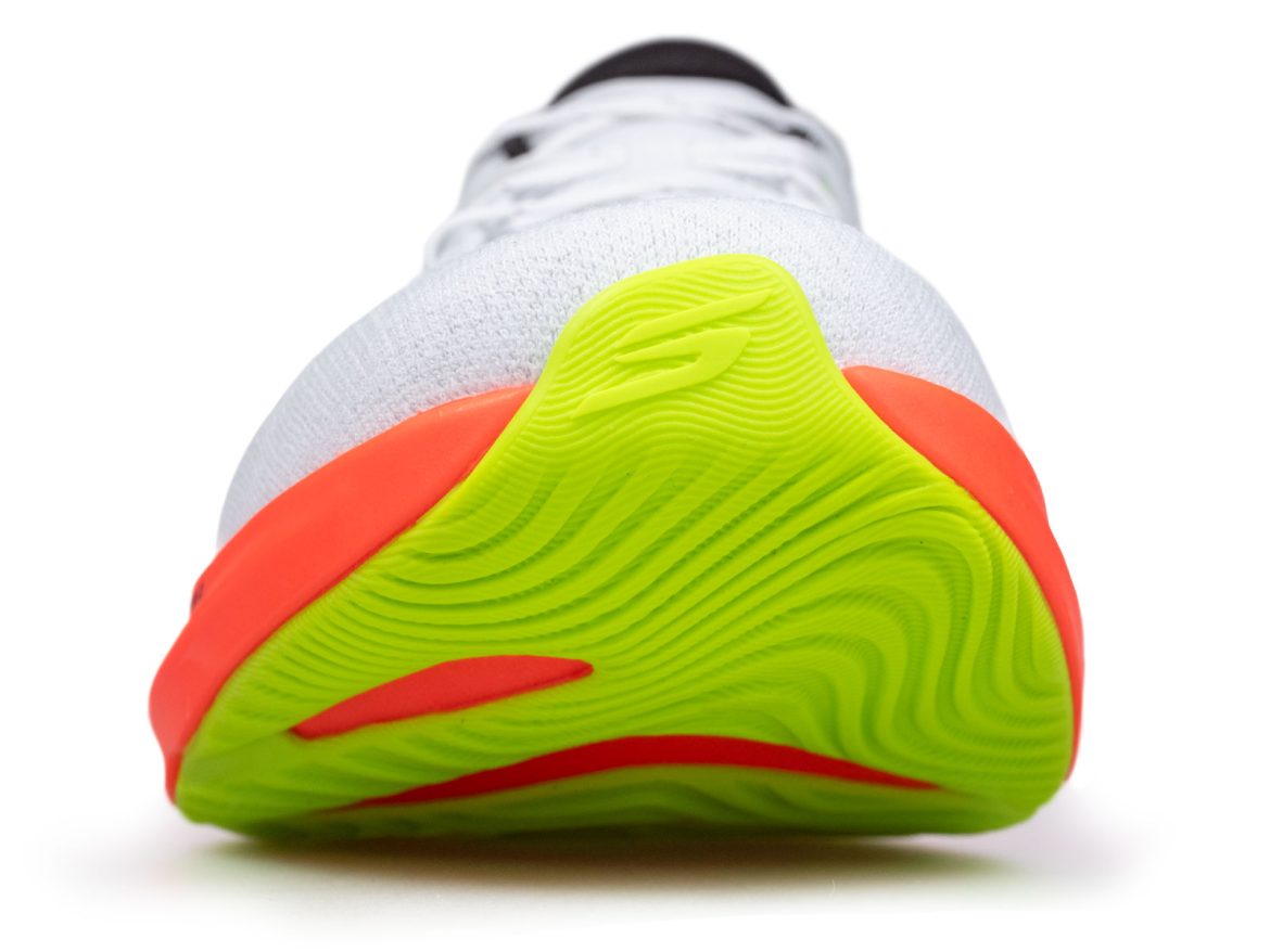 Skechers_Aero_Spark_rocker The midsole rocker of the Skechers Aero Spark.