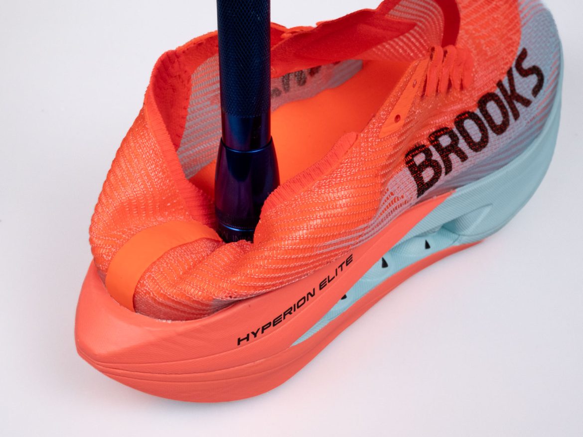 The collapsible heel of the Brooks Hyperion Elite 5.