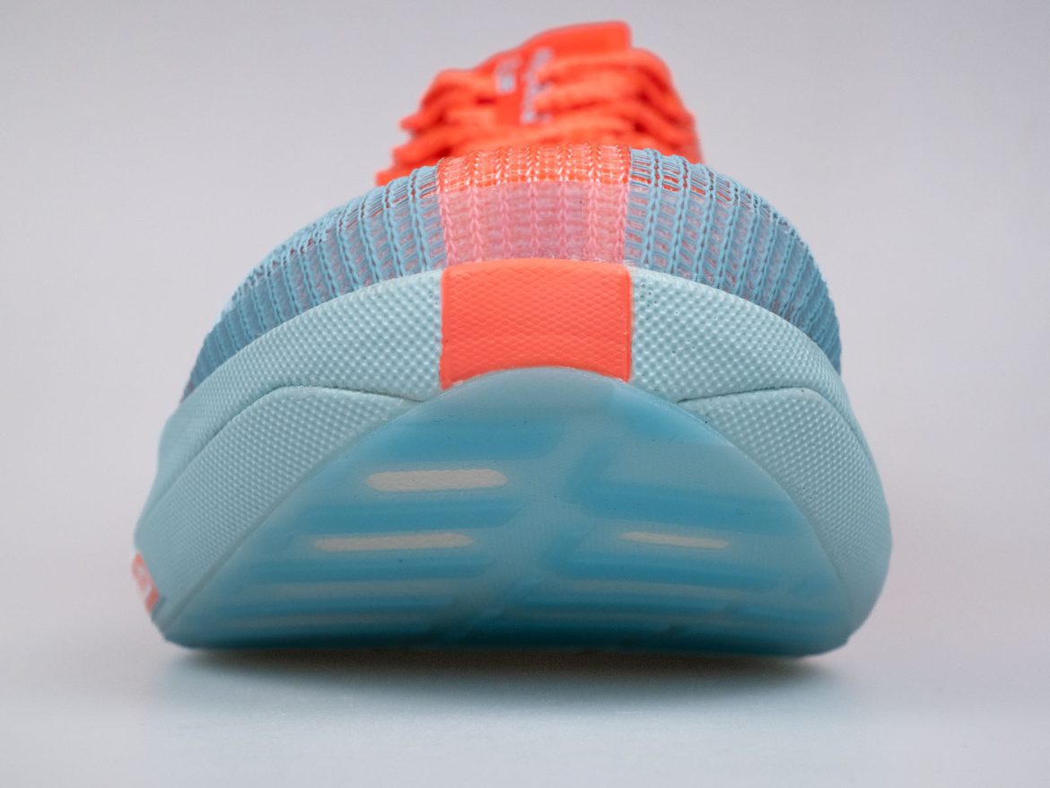 Brooks_Hyperion_Elite_5_rocker The midsole rocker of the Brooks Hyperion Elite 5.
