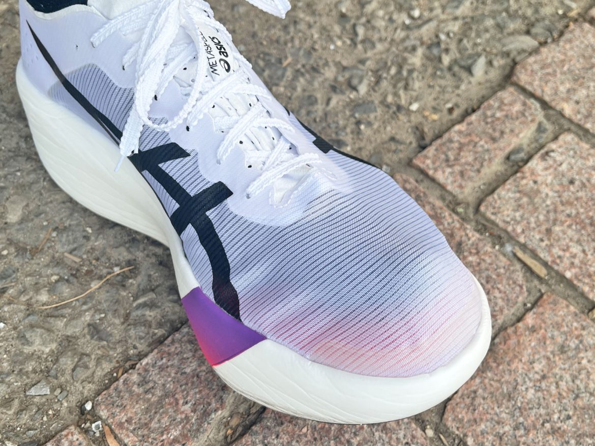 Asics_Metaspeed_Ray_toebox_space The toe box space of the Asics Metaspeed Ray.