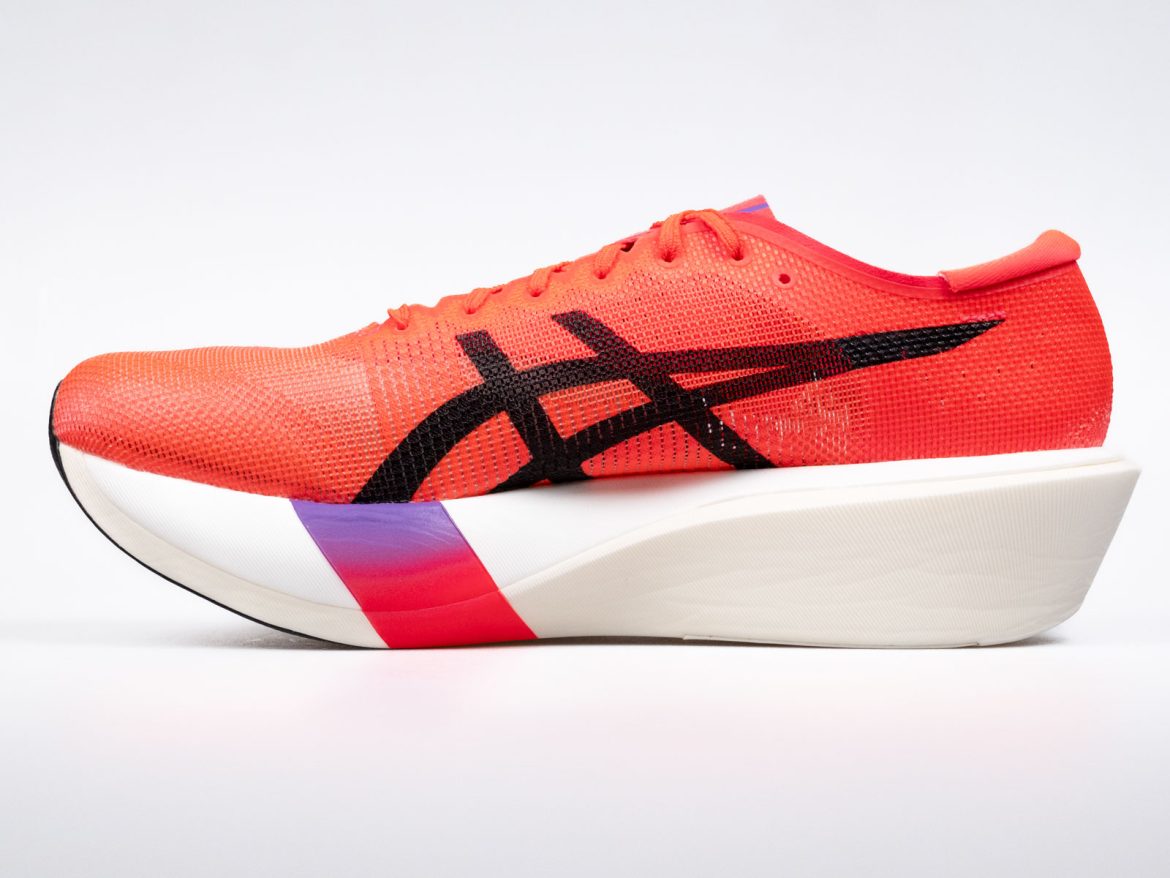 The side profile of the Asics Metaspeed Edge Tokyo.
