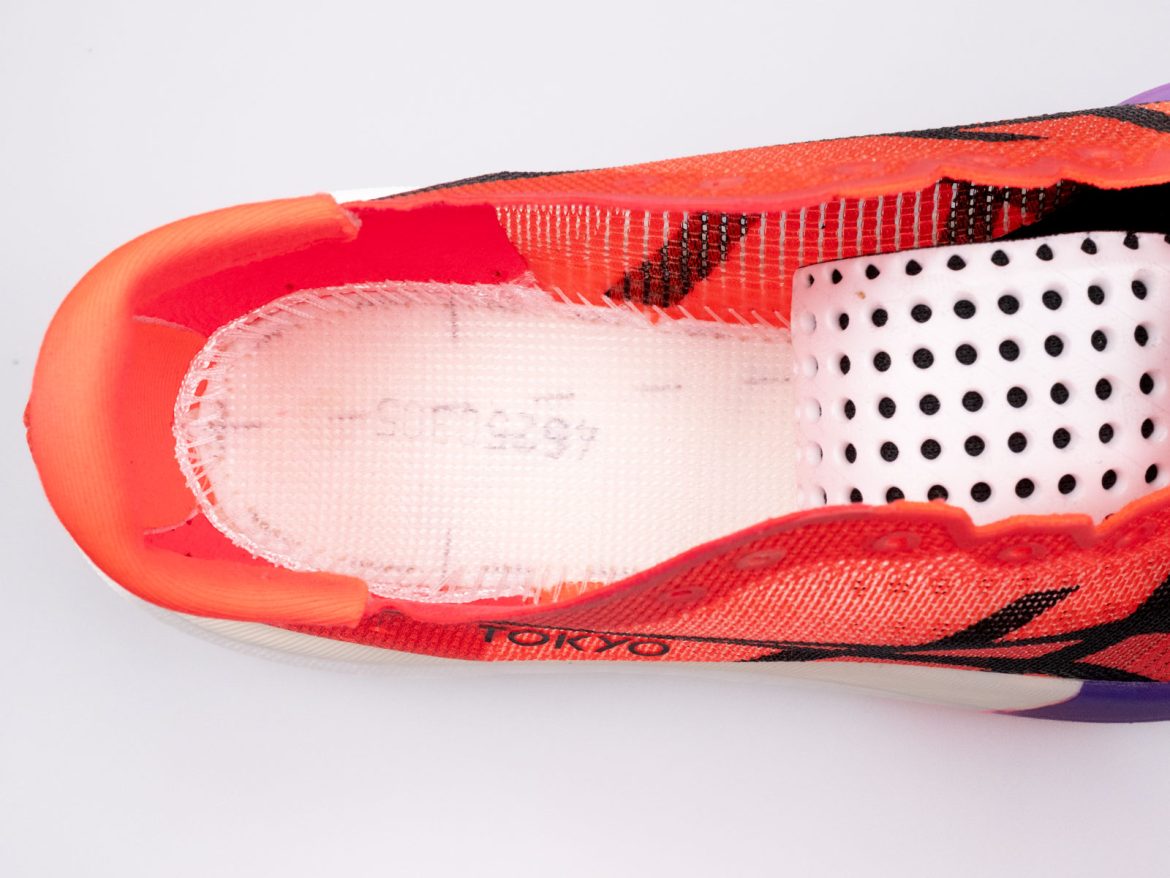 The fabric lasting of the Asics Metaspeed Sky Tokyo.