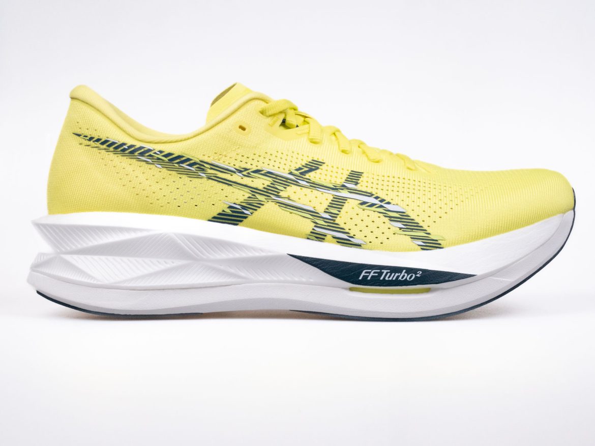 The upper of the Asics Sonicblast.