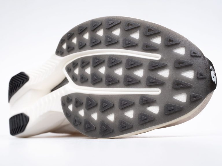 The forefoot outsole of the New Balance SC Elite V5.