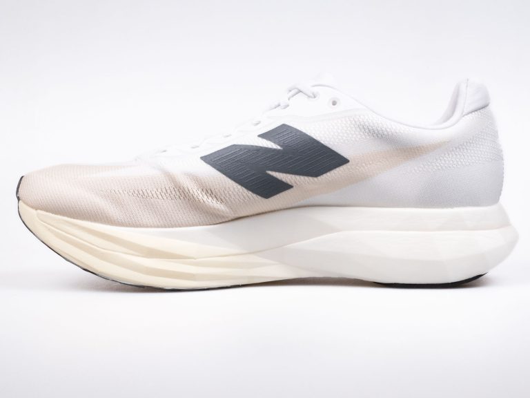 The upper of the New Balance SC Elite V5.