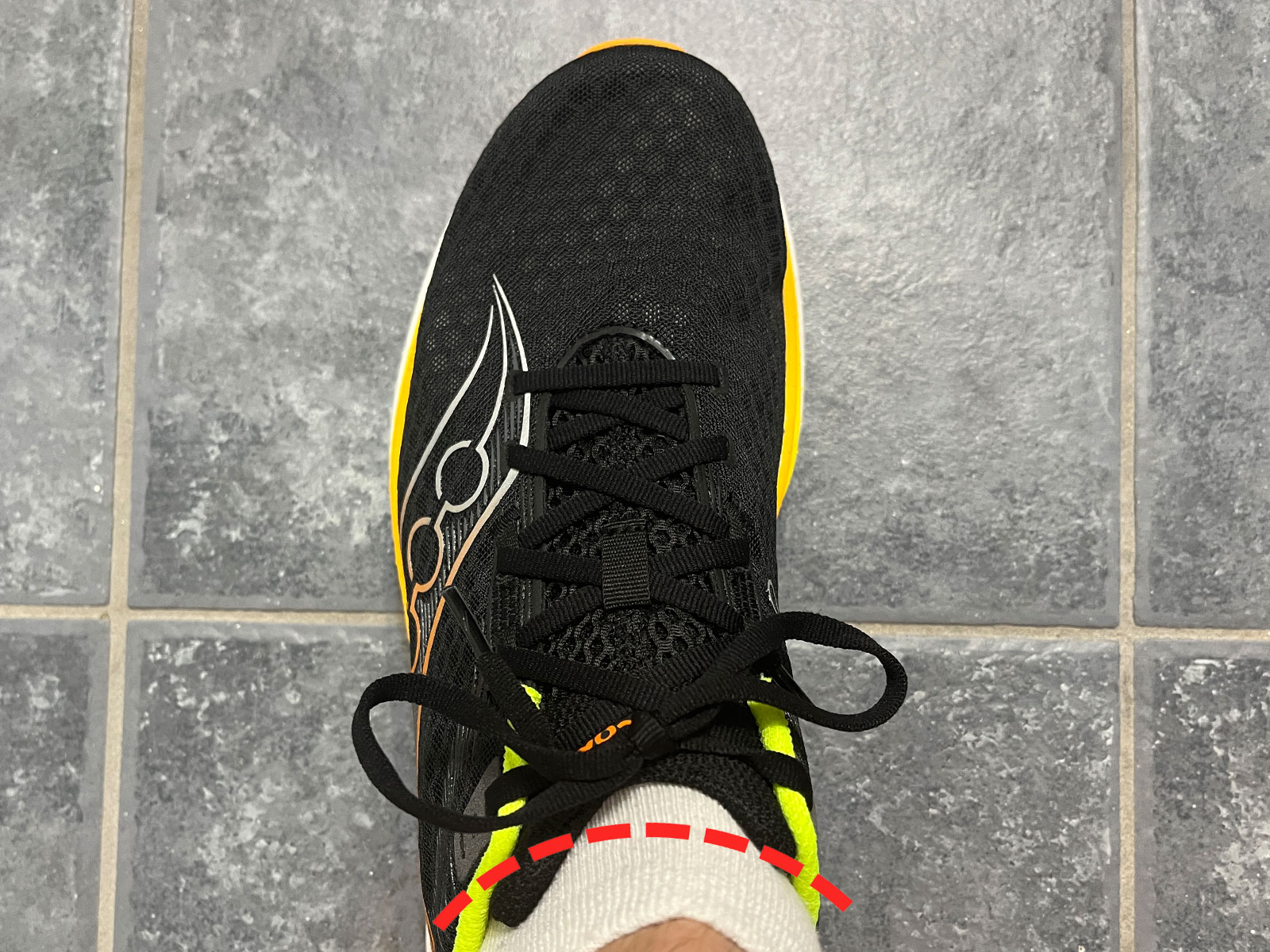The short tongue of the Saucony Endorphin Speed 5.