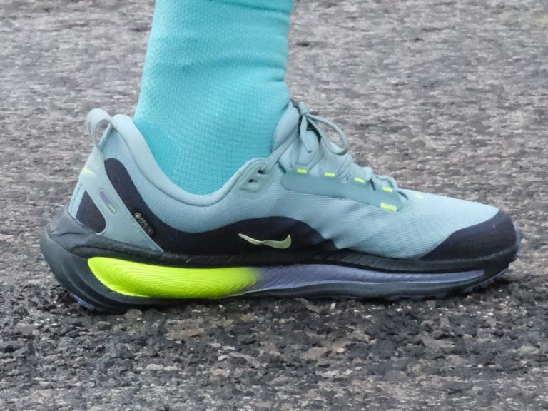 The Nike Vomero 18 Gore-Tex on the road.