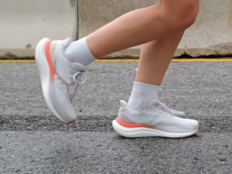 The women's Saucony Triumph 23 on the road.