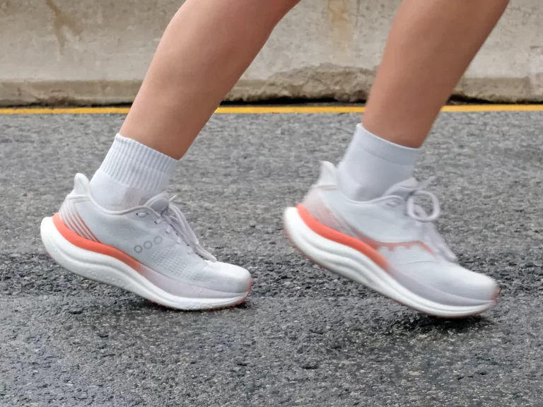 The women's Saucony Triumph 23 on the road.