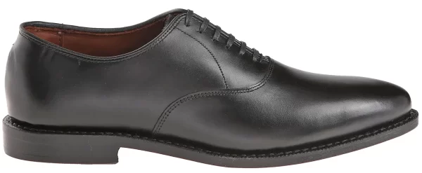 Allen Edmonds Carlyle product box.