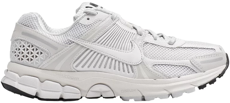 Nike Vomero 5 white product box.
