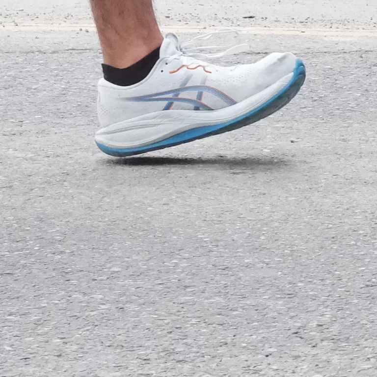 1 Asics Cumulus 28 rearfoot pre-contact