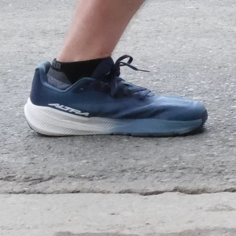 3 Altra Experience Flow 3 forefoot loading