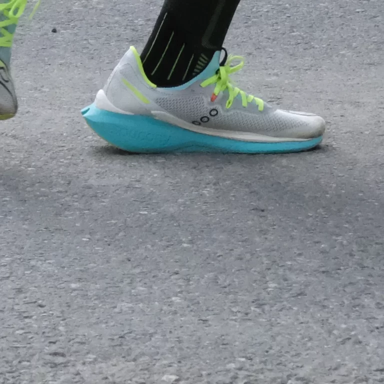 2 Saucony Endorphin Pro 5 overpronator midstance