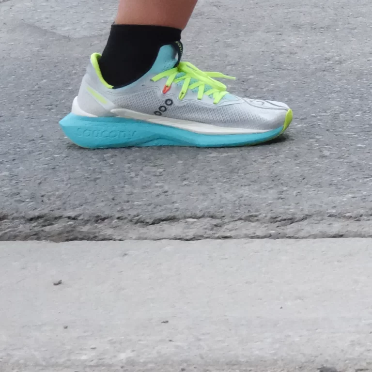 2 Saucony Endorphin Pro 5 rearfoot midstance