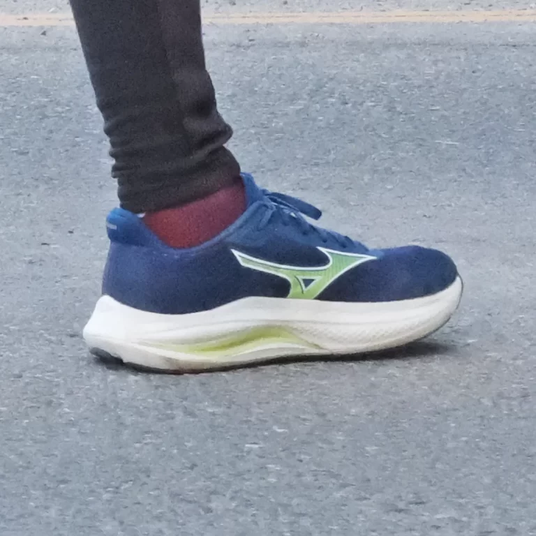 2 Mizuno Wave Inspire midfoot landing
