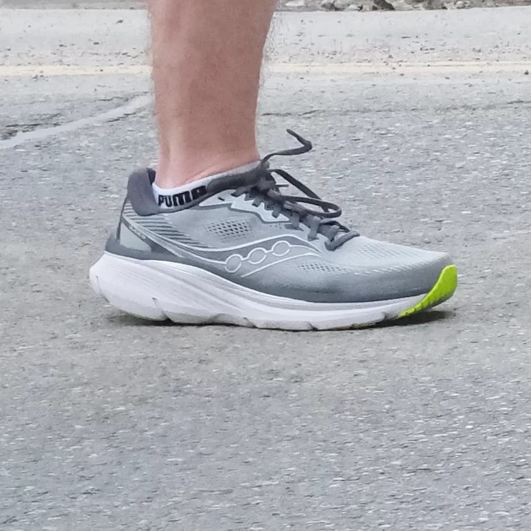 2 Saucony Guide 19 rearfoot midstance