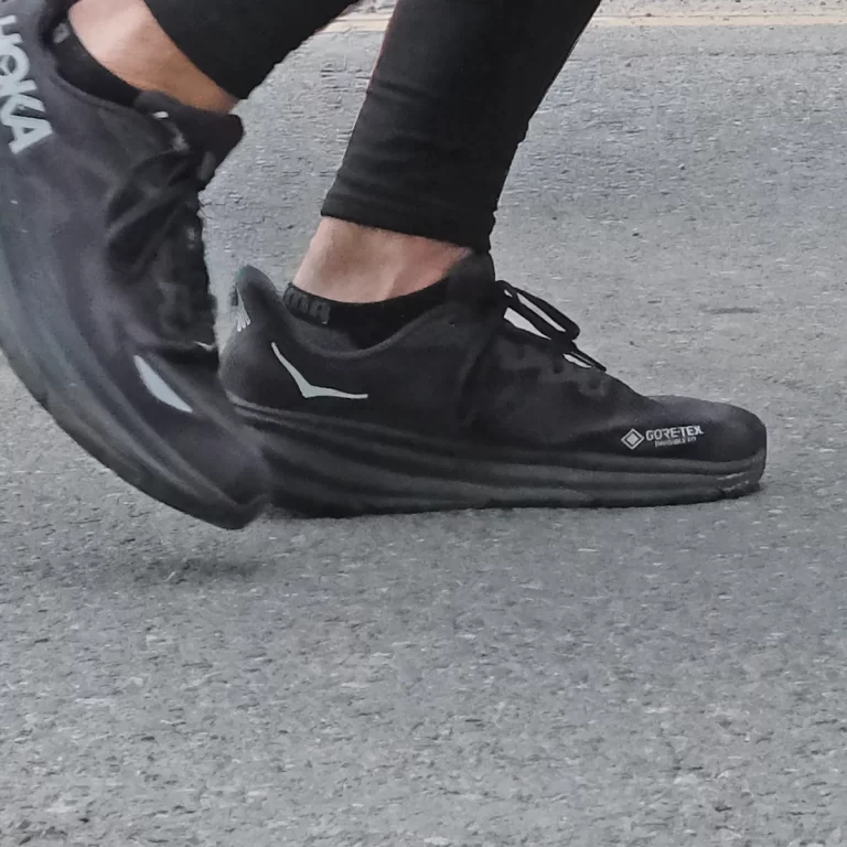 3 Hoka Clifton 9 Gore-Tex midfoot forefoot-loading